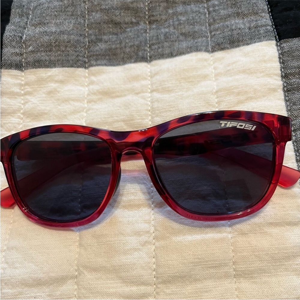 Tifosi Red Tortoise Sunglasses Unisex